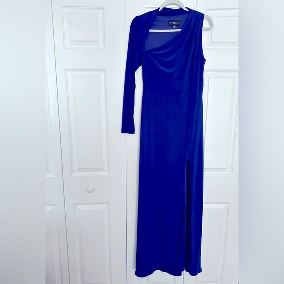 BETSY & ADAM ONE SHOULDER DRESS - Picture 2 of 3